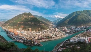 海报 | 扬帆破浪正当时，重任千钧再出发​ ——未来五年我们这样干！