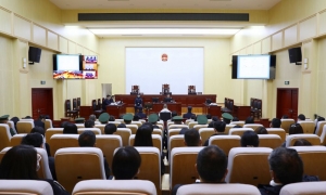 警示教育“面对面” 旁听庭审“筑防线”
